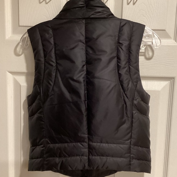BCBGMAXAZRIA Cropped Down Black Puffer Vest, Size Small - Picture 4 of 16